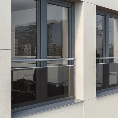 Schüco Fenster mit Absturzsicherung Kombination Glas/Stange